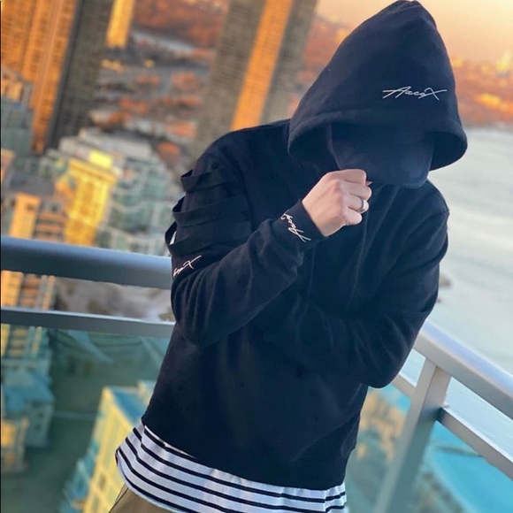 Other - Black hoodie oversized hoodie triple strap no logo